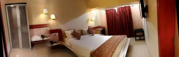 Ахмеднагар: Hotel Yash Grand