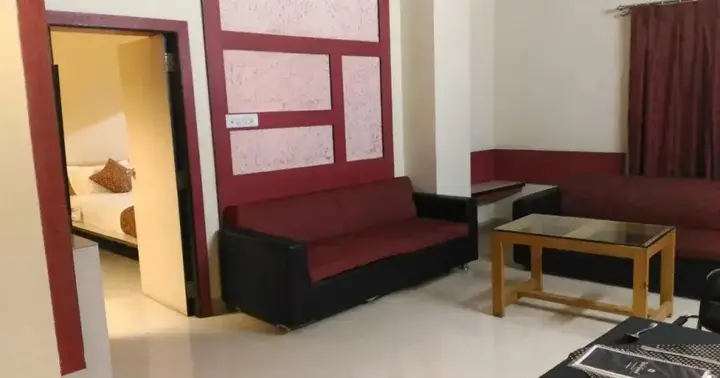 Ахмеднагар: Hotel Yash Grand