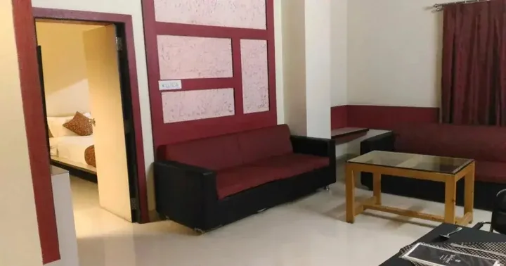 Ахмеднагар: Hotel Yash Grand