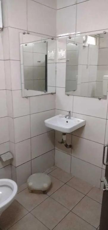 Бхопал: Hotel Pisals