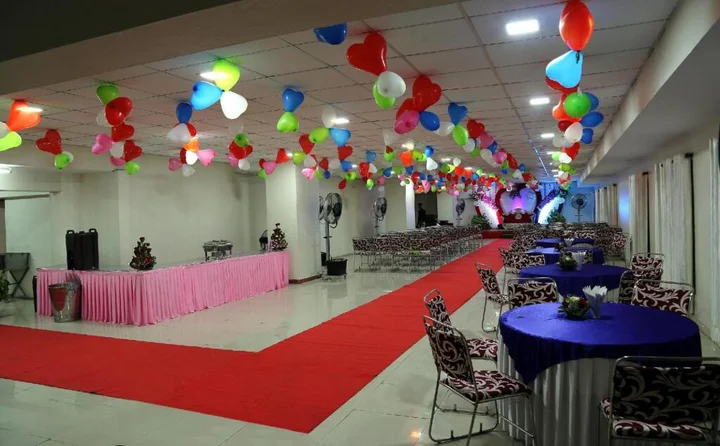 Индаур: Hotel Mangal Regency