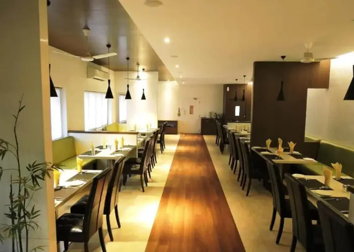 Соманур: Gayathri Hotel