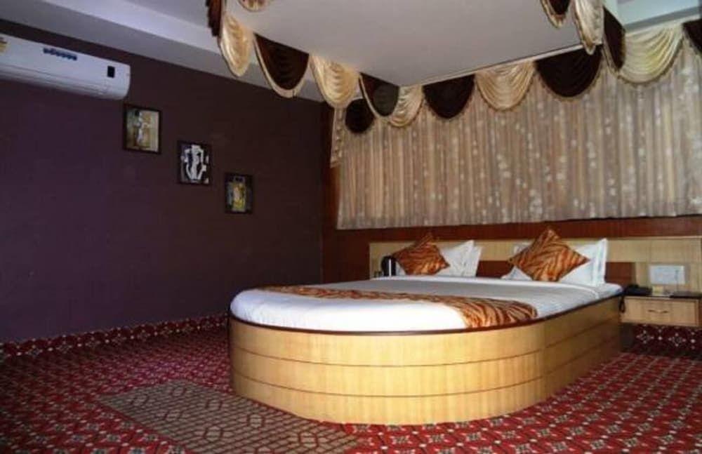 Bilaspur: Hotel Vinayak Palace