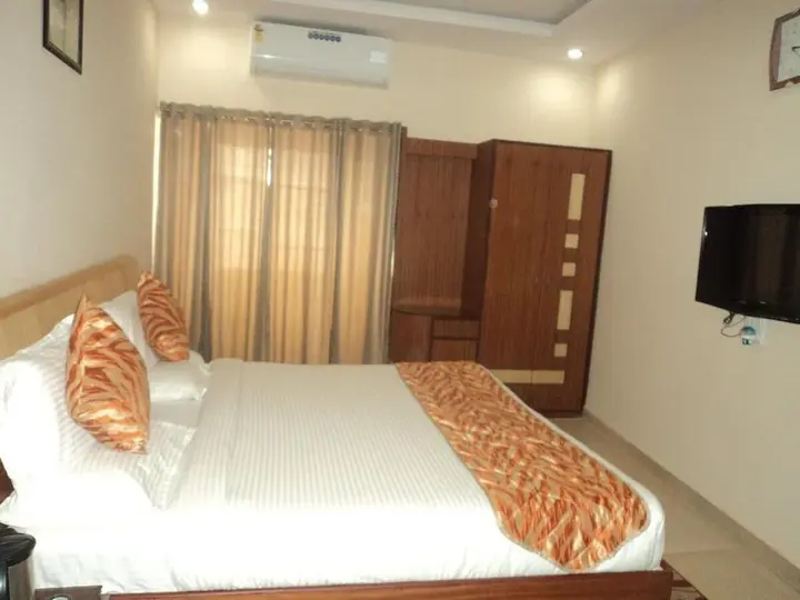 Bilaspur: Hotel Vinayak Palace
