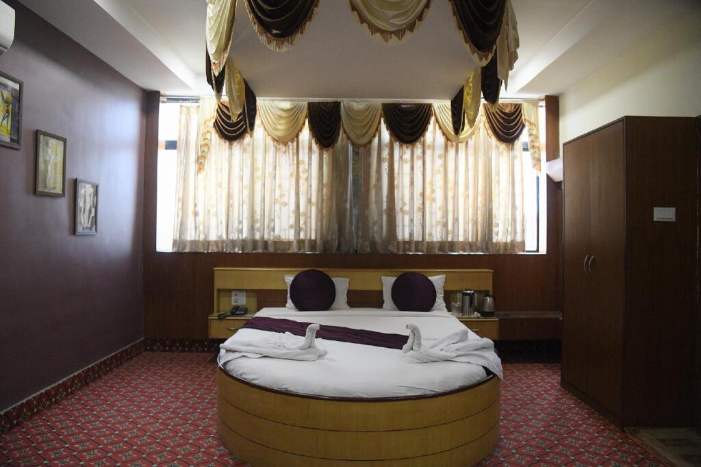 Bilaspur: Hotel Vinayak Palace