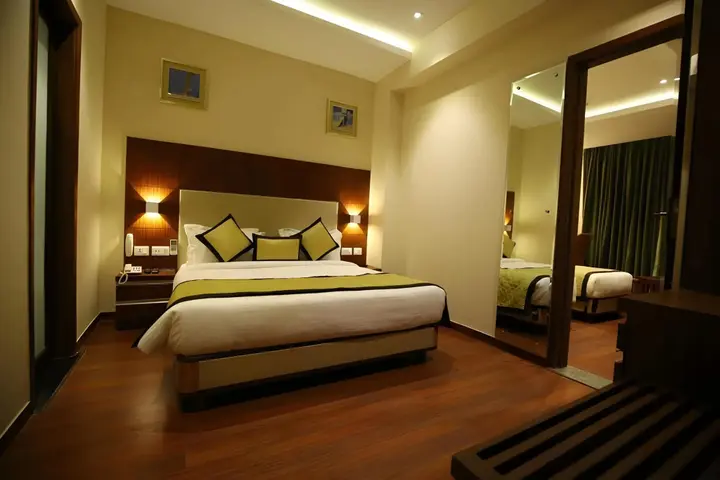 Нью-Дели: The IC's Hotel