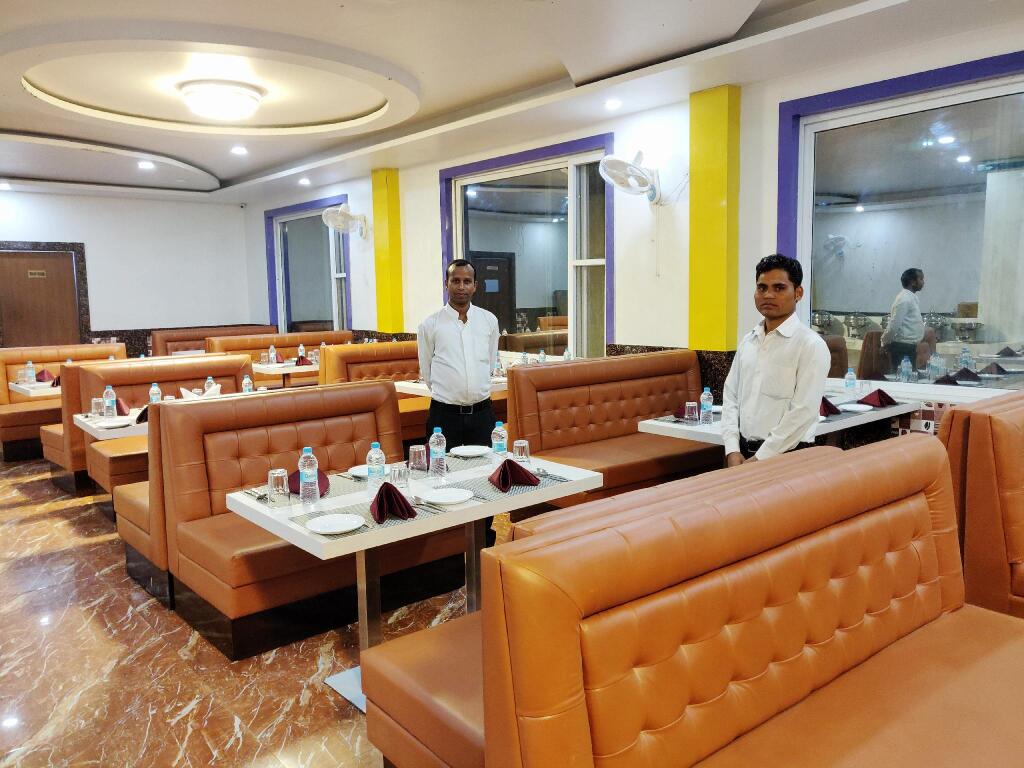 Бодх-Гая: Bodhgaya Seven Inn Hotel n Restaurant