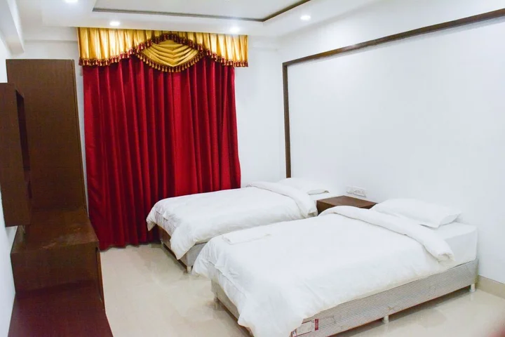 Бодх-Гая: Bodhgaya Seven Inn Hotel n Restaurant