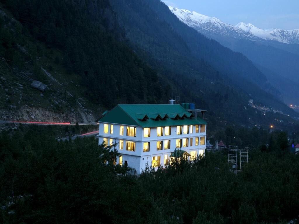 Манали: The Katoch Grand Resort
