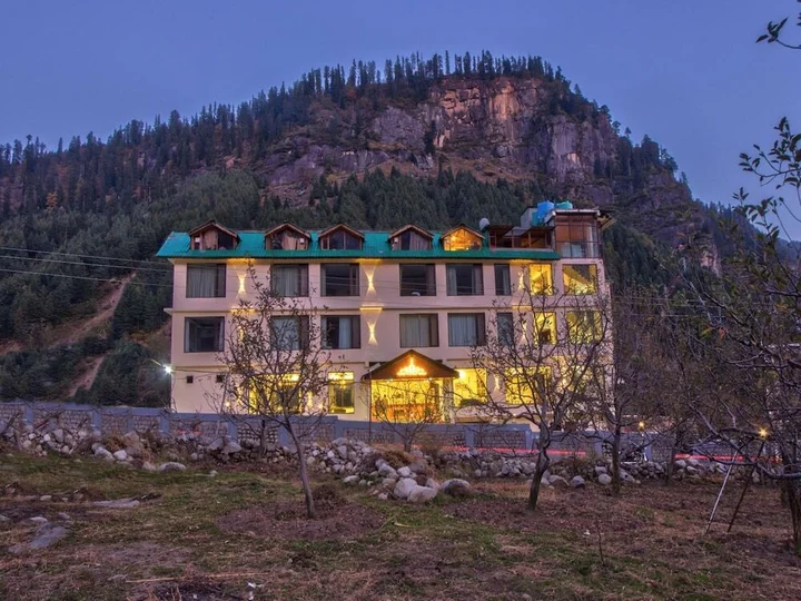 Манали: The Katoch Grand Resort