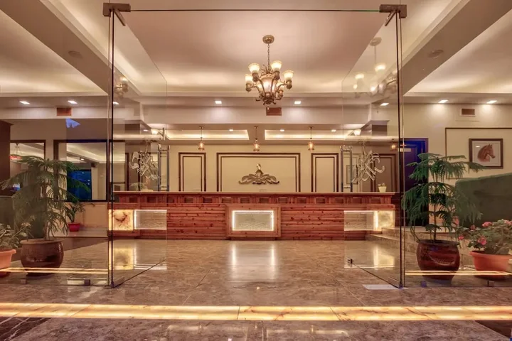 Манали: The Katoch Grand Resort