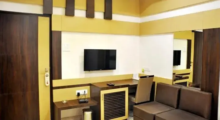 Канпур: Hotel Tirupati Galaxy