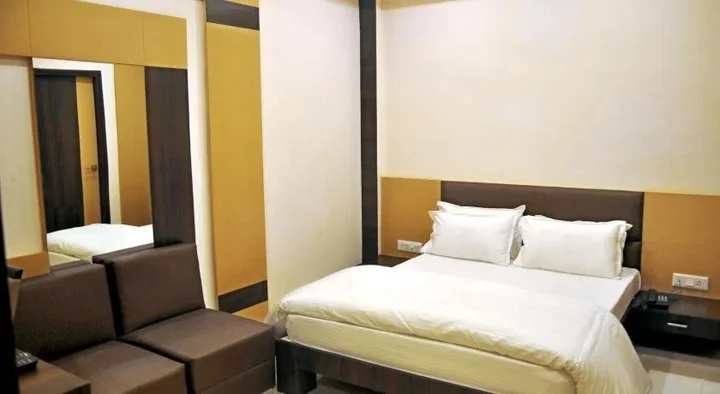 Канпур: Hotel Tirupati Galaxy