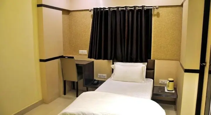 Канпур: Hotel Tirupati Galaxy