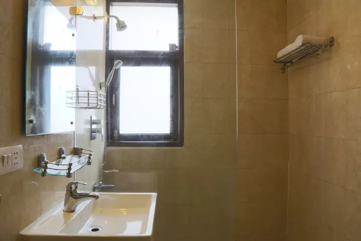 Гуруграм: Hotel Mayarch