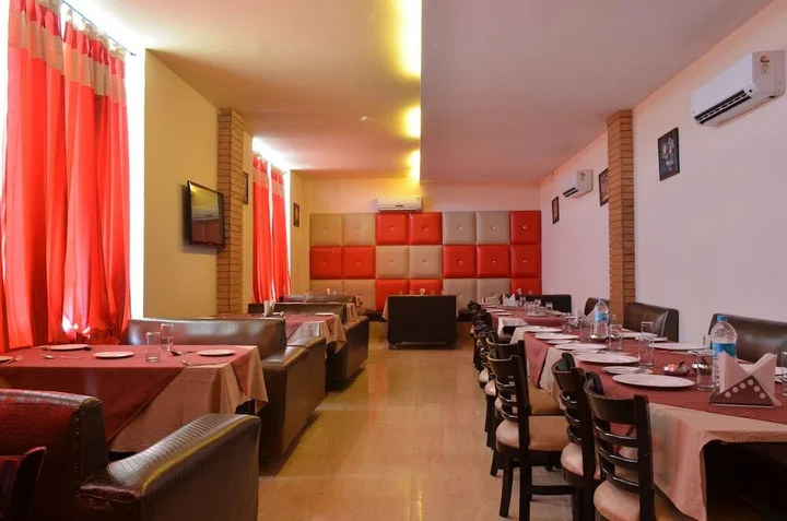 Патьяла: OYO 5389 Hotel Polo Club