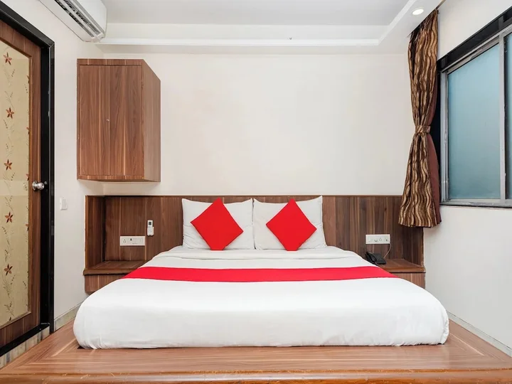 Сурат: Hotel Balwas
