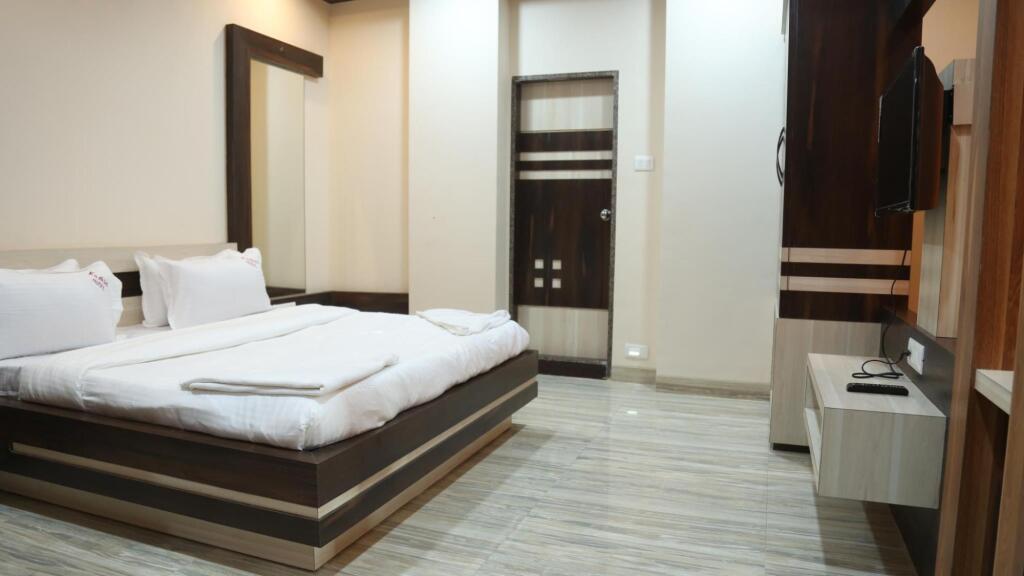 Тхане: Hotel Kashish International