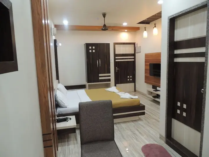 Тхане: Hotel Kashish International