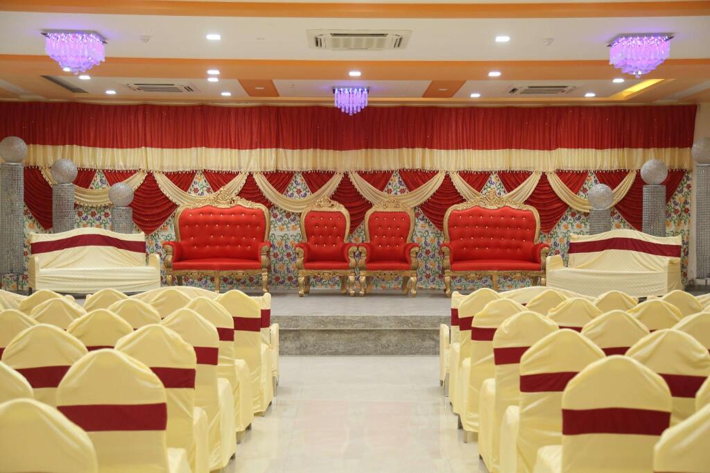 Тхане: Hotel Kashish International