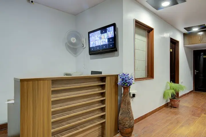 Нойда: City Stay Hotel