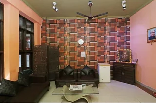 Нойда: City Stay Hotel