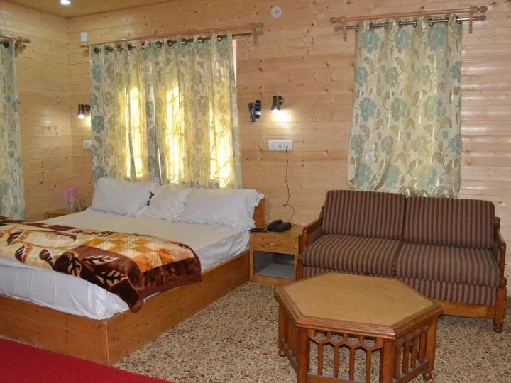Шринагар: Hotel GRG Residency