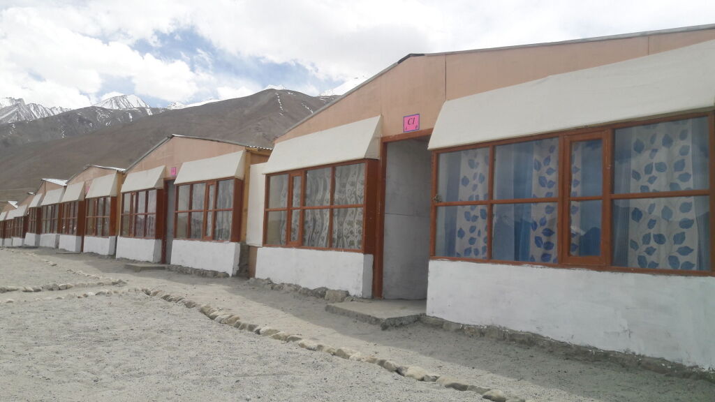 Лукунг: Pangong Holiday Cottages