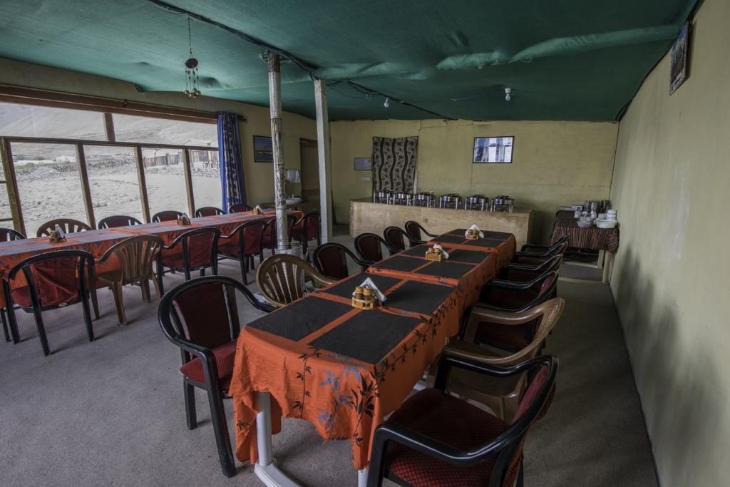 Лукунг: Pangong Holiday Cottages