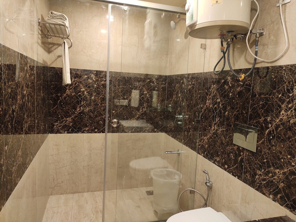 Массури: Ahr Hotel Radha Residency