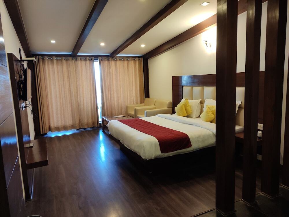 Массури: Ahr Hotel Radha Residency