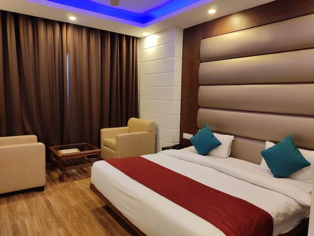 Массури: Ahr Hotel Radha Residency