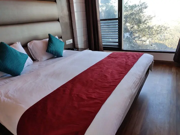 Массури: Ahr Hotel Radha Residency