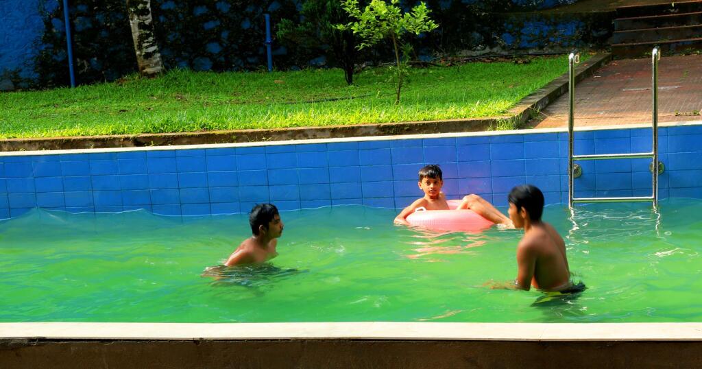 Муннар: Aruvi resort Munnar