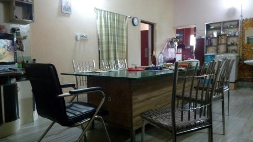 Бхубанешвар: Lelbi Rooms 2101