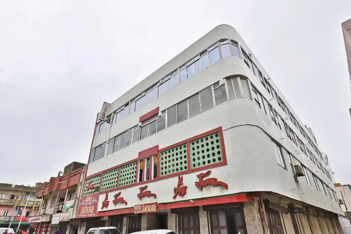 Сомнатх: Hotel Satkar