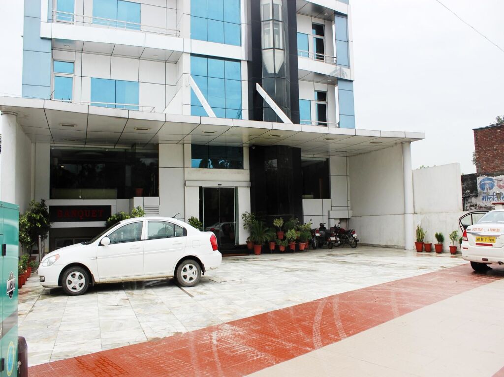 Бахадрабад: Hotel Gangotri