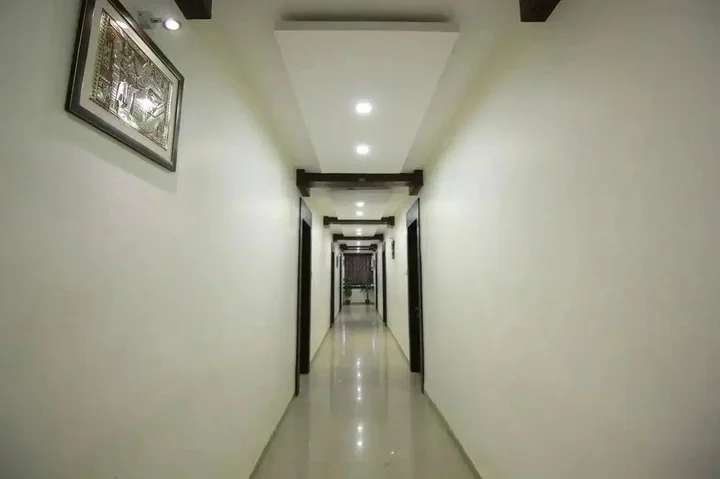 Химатнагар: Aeon Hotel