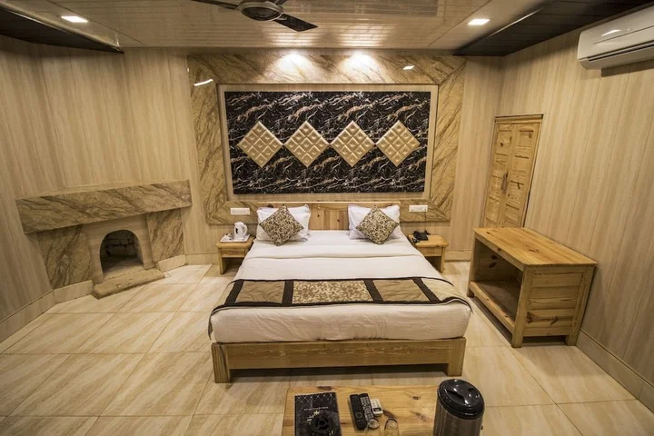 Пачмарай: ARK Resorts