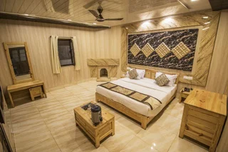Пачмарай: ARK Resorts