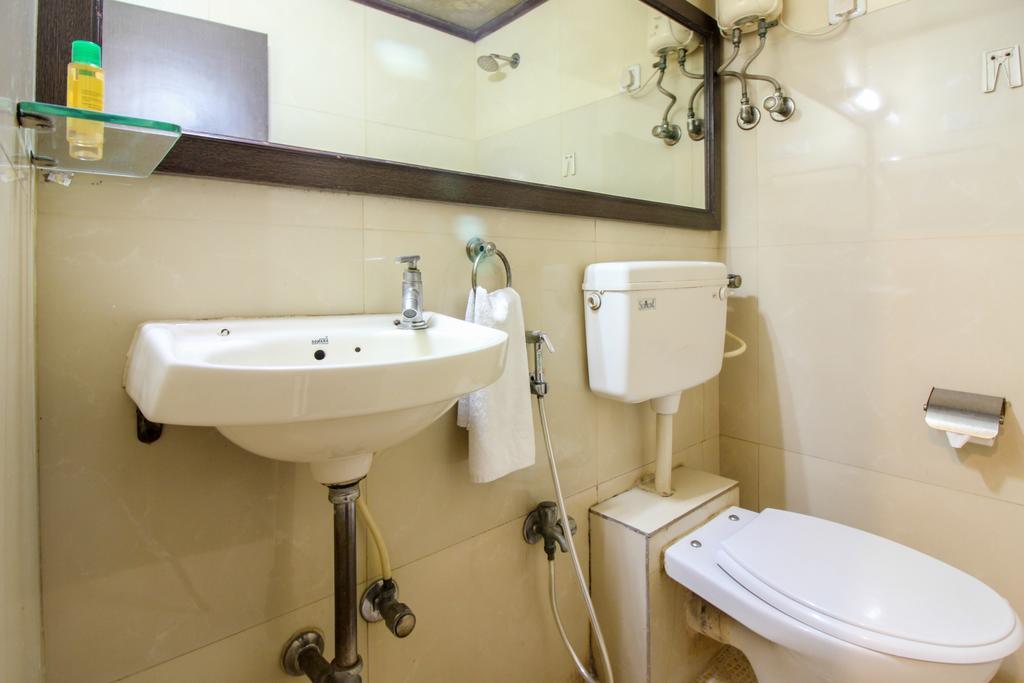 Мумбаи: FabHotel Midaas Comforts