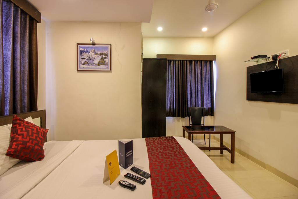 Мумбаи: FabHotel Midaas Comforts