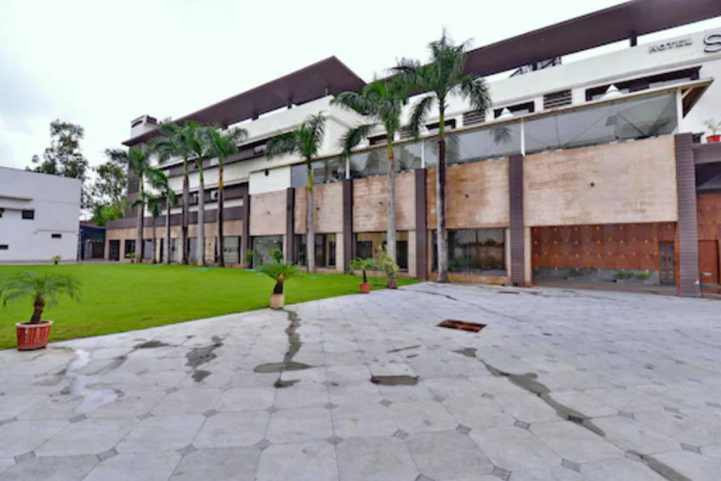 Bilaspur: Hotel Silver Oak