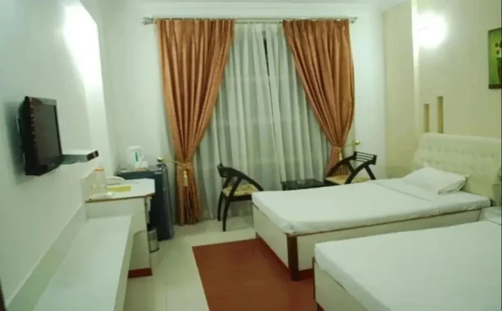 Каттак: Hotel The Triple C