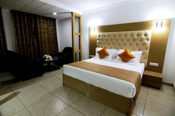 Берпер: Hotel Trinetar Gardens