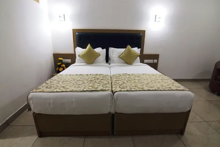 Берпер: Hotel Trinetar Gardens