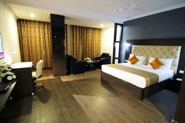 Берпер: Hotel Trinetar Gardens