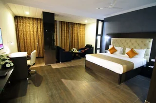 Берпер: Hotel Trinetar Gardens