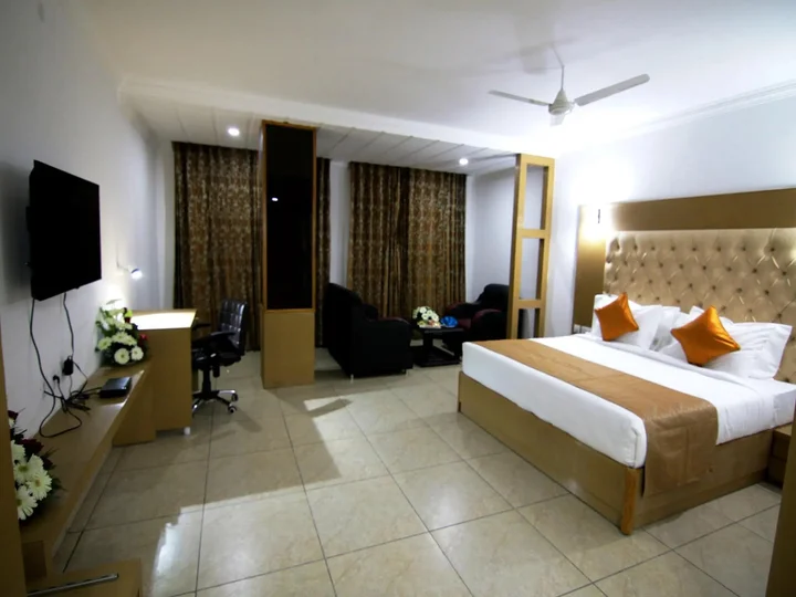 Берпер: Hotel Trinetar Gardens