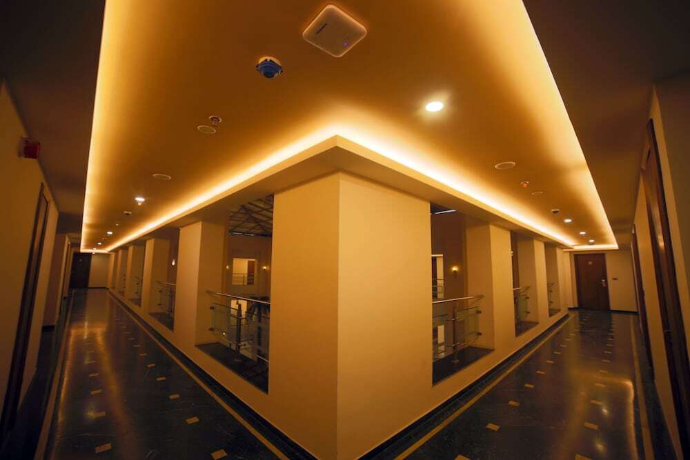 Гандидхам: Renest Gandhidham